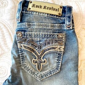 Like new Rock Revival skinny jeans in sz 25.